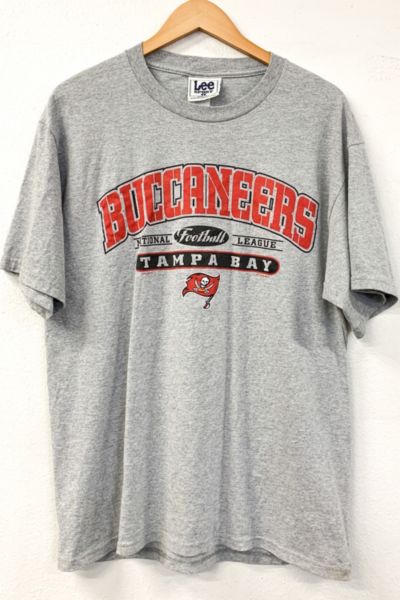 Tampa Bay Buccaneers Vintage Art T-Shirt