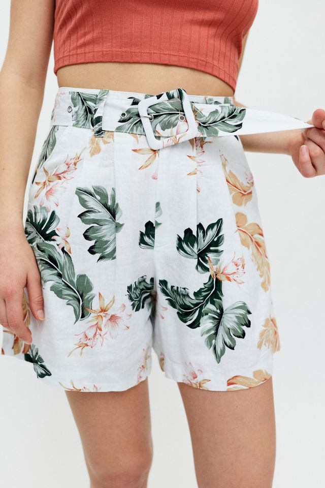 BLANKNYC Pleated High-Waisted Short – Garden Party | Urban Outfitters