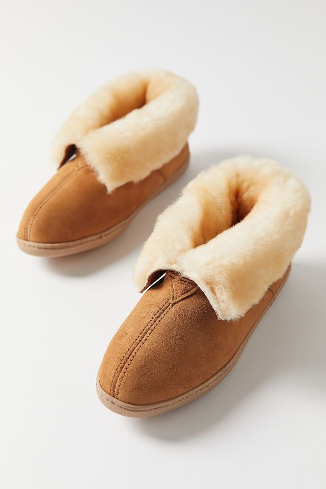 minnetonka sheepskin ankle boot