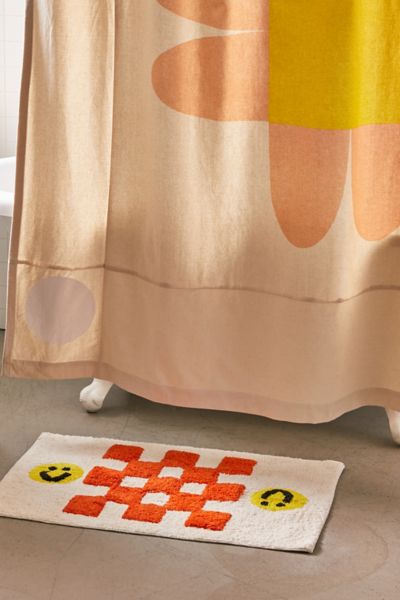 DEGEN UO Exclusive Happy Face Tufted Bath Mat DEGEN UO Exclusive Happy Face Tufted Bath Mat
