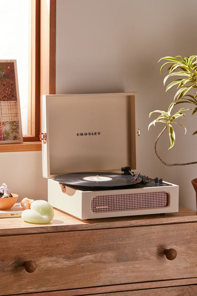 crosley voyager record player bluetooth