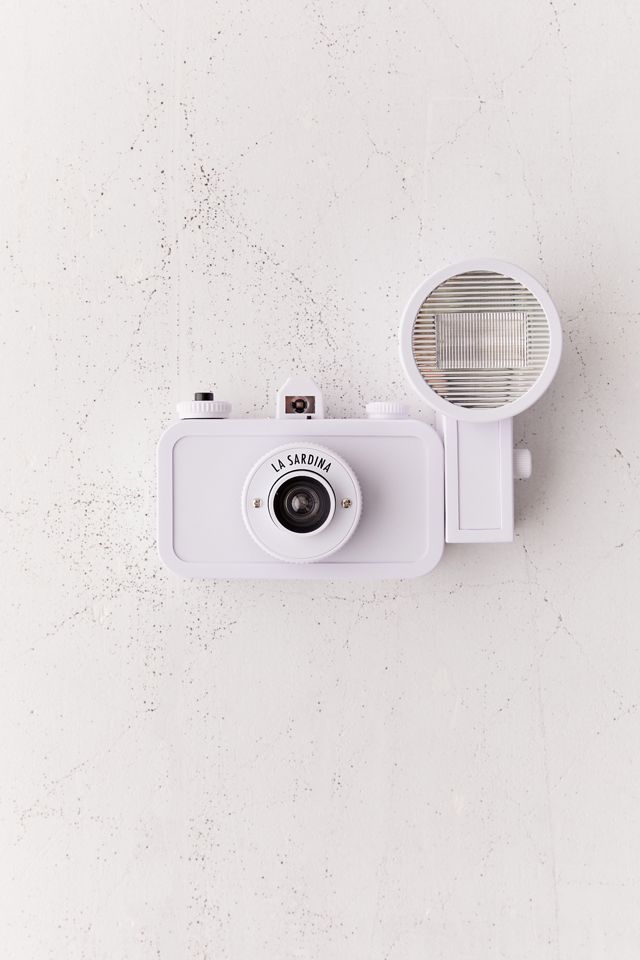 Lomography La Sardina DIY Flash 35mm Camera | Urban Outfitters