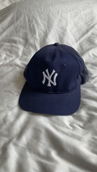 Distressed shop yankees hat