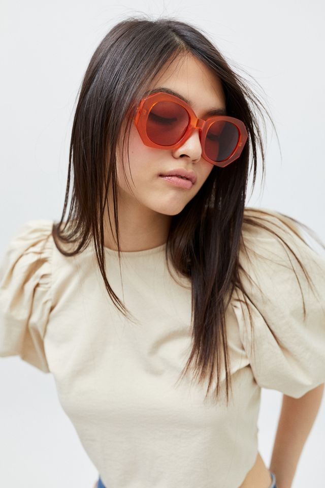 Olive Oversized Round Sunglasses | Urban Outfitters display picture 2
