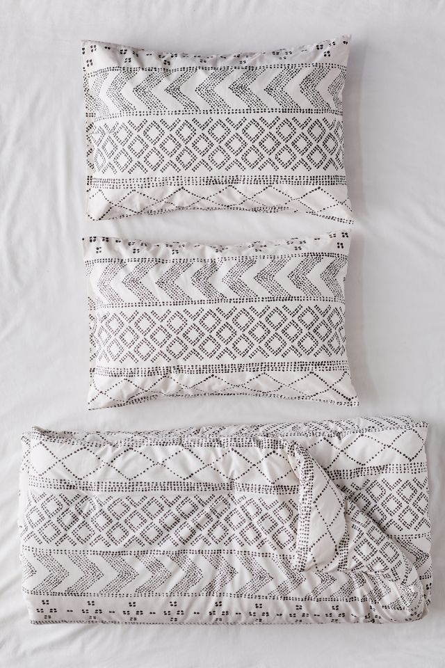Maddox Comforter Set Urban Outfitters