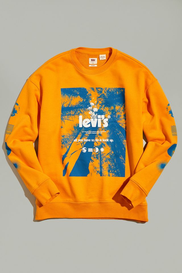 Levi’s T2 Relaxed Crew Neck Sweatshirt | Urban Outfitters