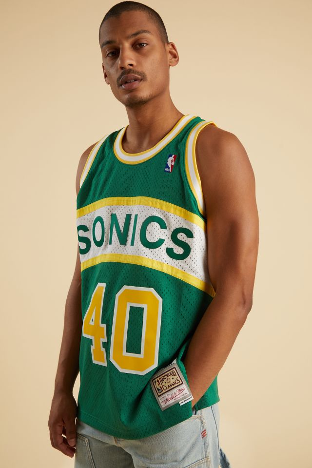 shawn kemp mitchell and ness t shirt