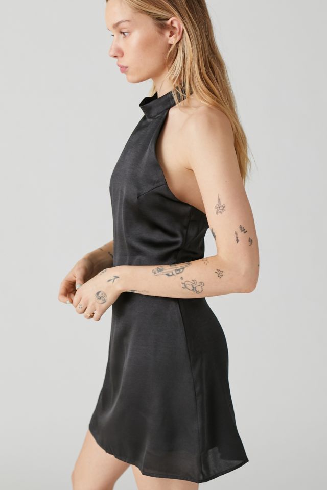 UO Jillian Satin Halter Mini Dress  Urban Outfitters Mexico - Clothing,  Music, Home & Accessories