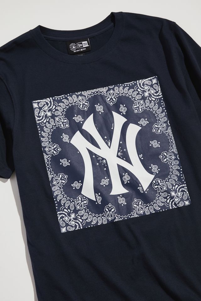 New Era New York Yankees Paisley Logo Tee | Urban Outfitters