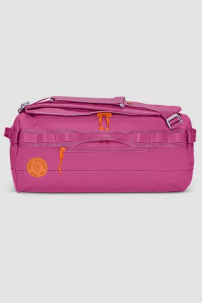 Supreme Duffle Bag (FW19) | Urban Outfitters
