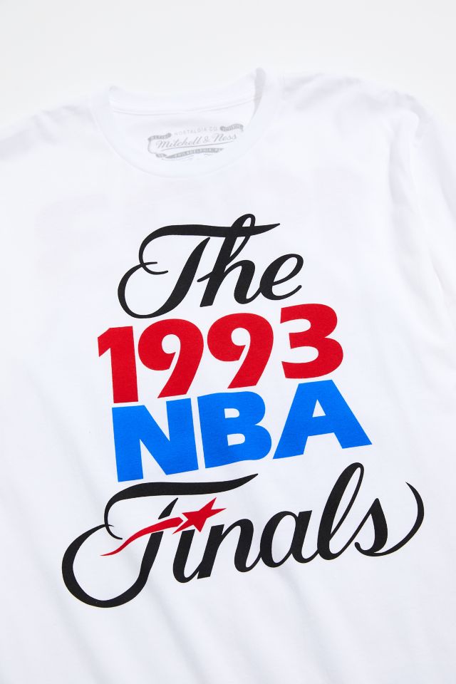 Mitchell & Ness Chicago Bulls NBA Finals Tee | Urban Outfitters