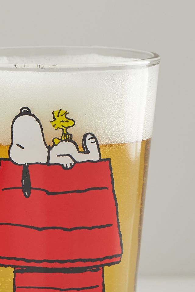 Peanuts Snoopy Chillin Pint Glass #2