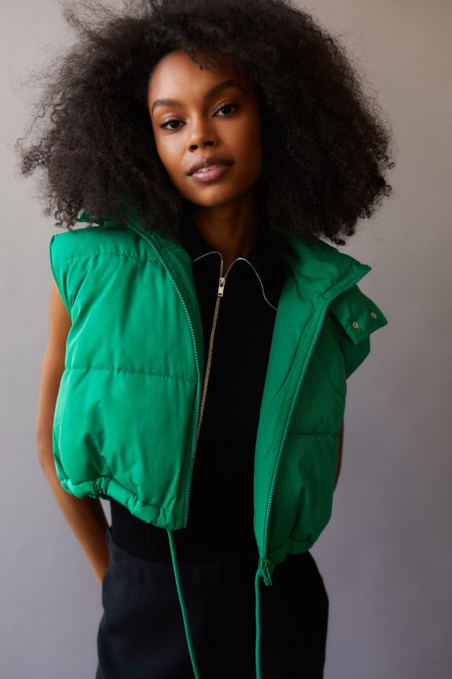 trying on the  vest 🍂🍁 in love!! love the color & fit so much ,  Cropped Puffer Vest Outfit