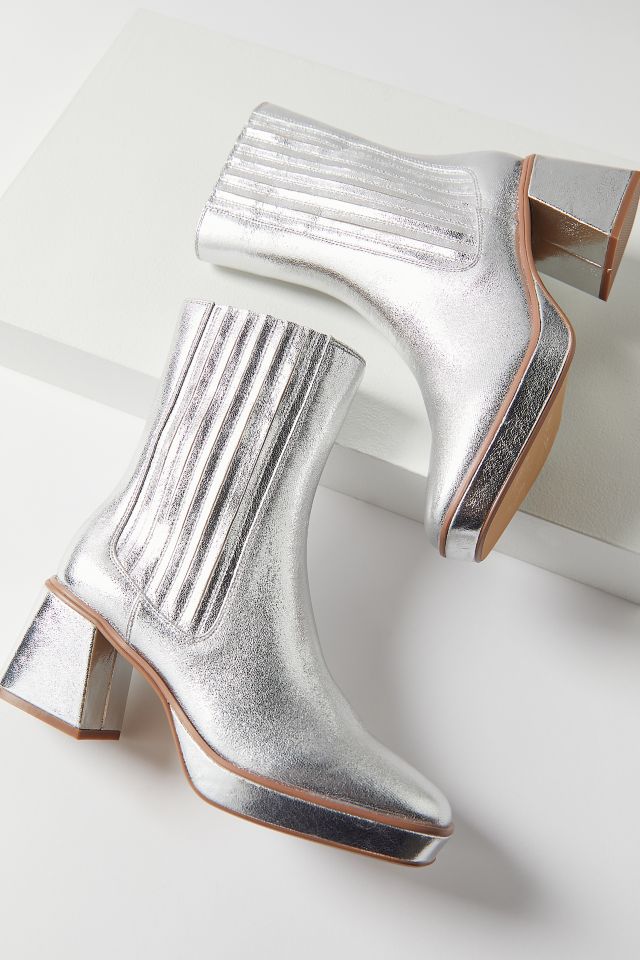 UO Ava Metallic Boot | Urban Outfitters Canada