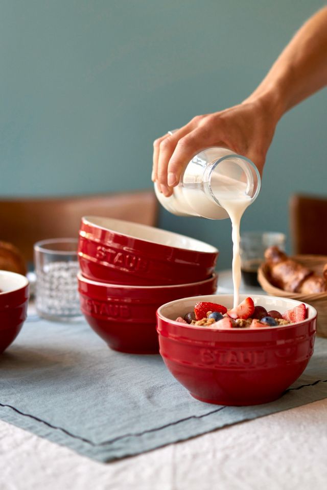 Staub White Ceramic 2-Piece Round Bowl Set