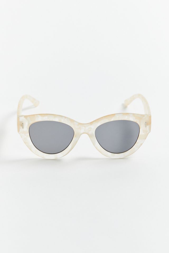 urbanoutfitters.com | Brynn Plastic Round Sunglasses