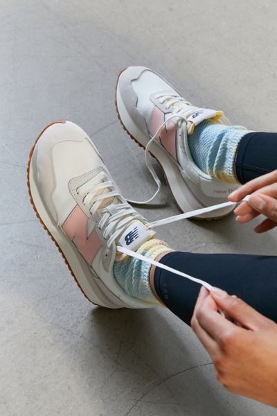 New Balance 237 Women's Sneaker | Urban Outfitters