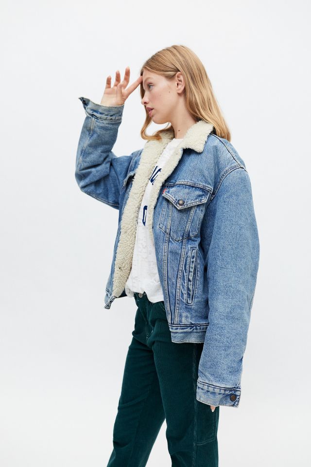 Urban outfitters hotsell levis sherpa jacket