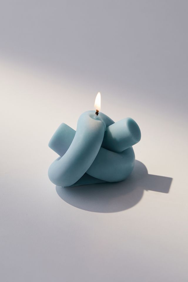 Yui Brooklyn Knot Shaped Candle #1