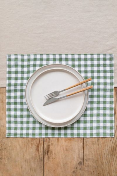 Magiclinen Linen Placemat Set In Forest Green Gingham At Urban Outfitters