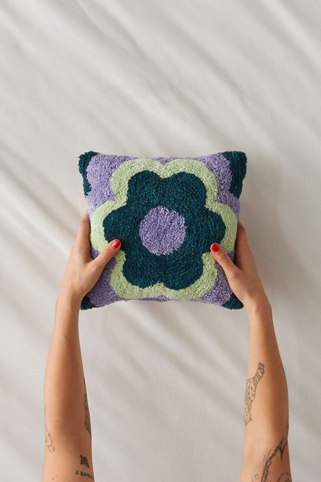 Flower Tufted Mini Throw Pillow