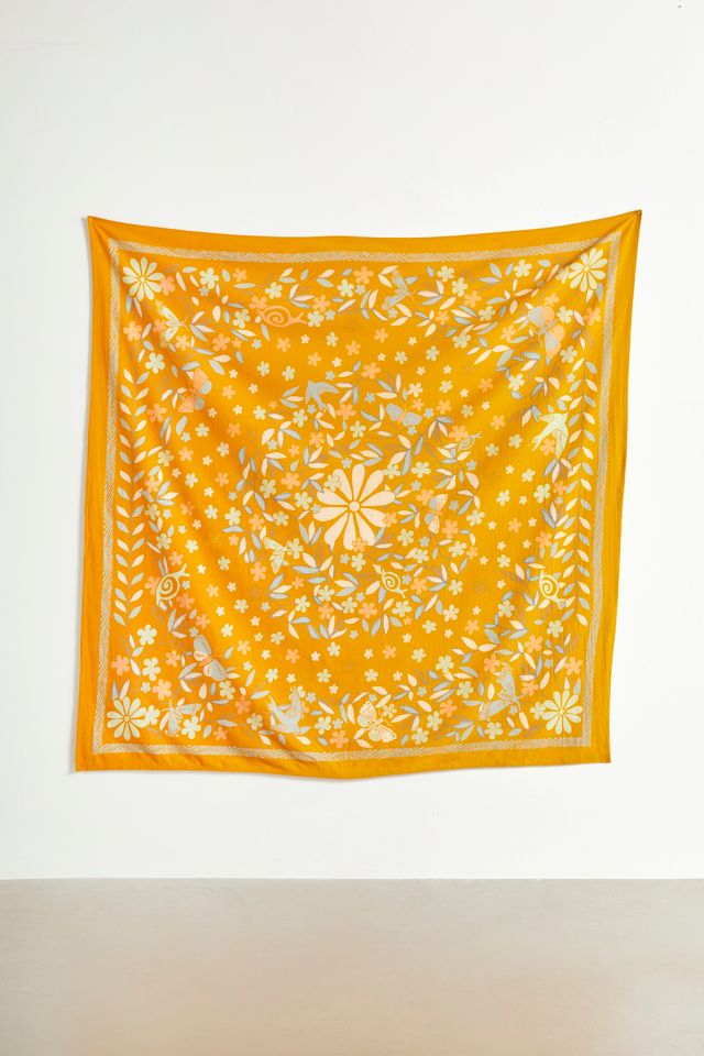 Marlon Floral Medallion Tapestry | Urban Outfitters