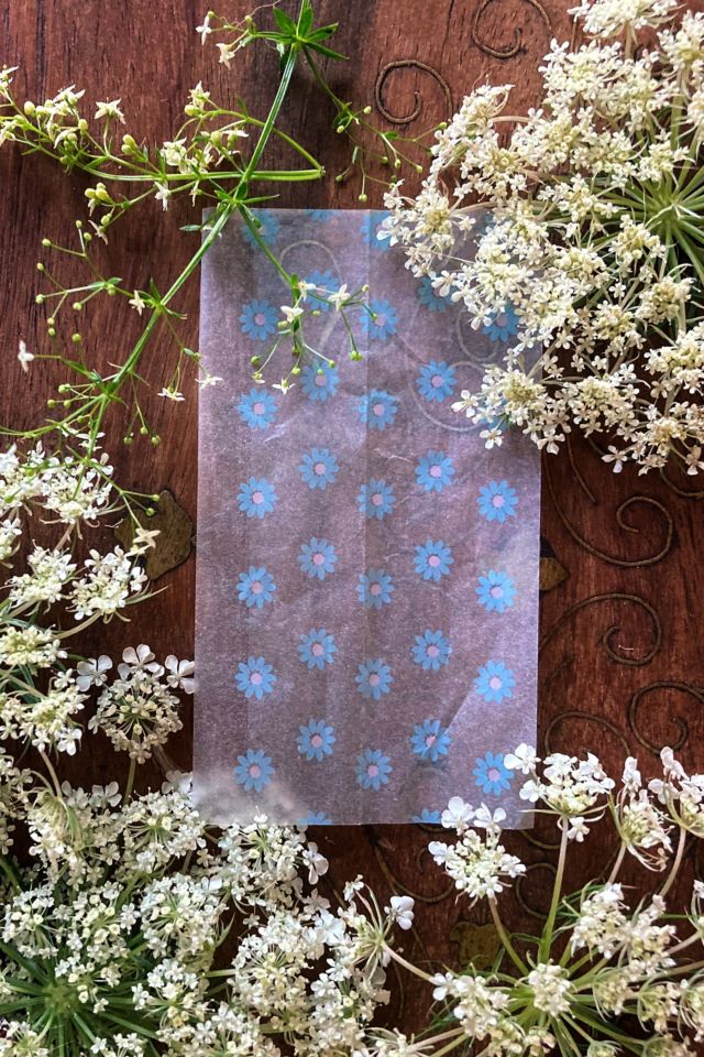 Burner Babe Blossom Rolling Papers #2