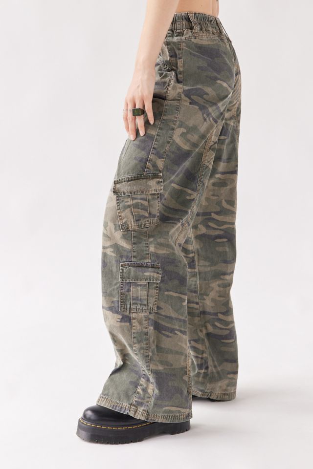 camouflage-print cargo trousers