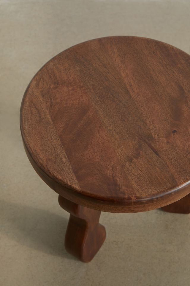 Dina Stool