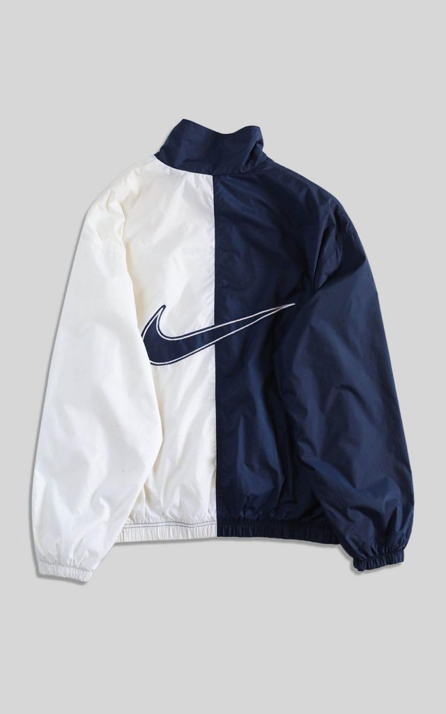 Nike hotsell color windbreaker