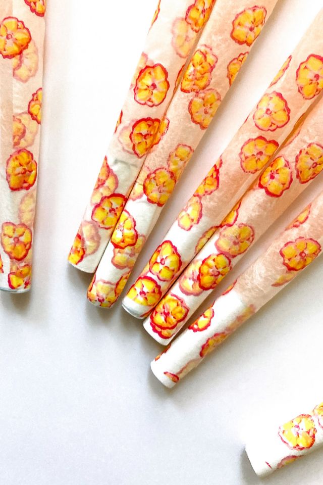Burner Babe Poppy Rolling Papers #1