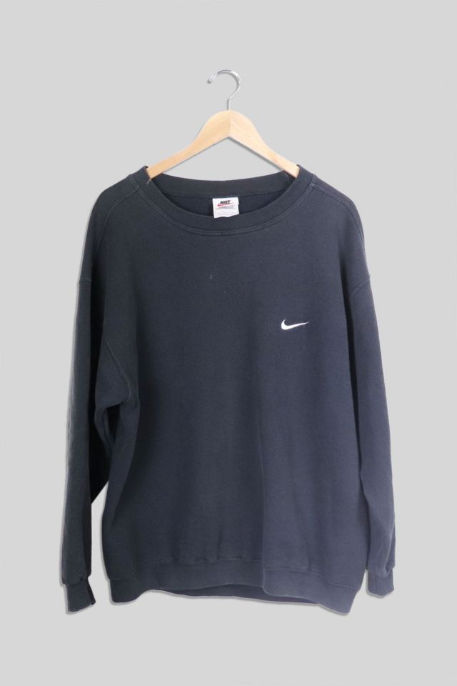 Nike mini logo online crewneck