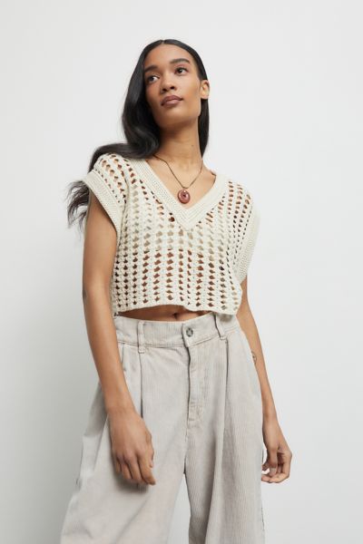 BDG Leigh Cropped Sweater Vest | Urban Outfitters