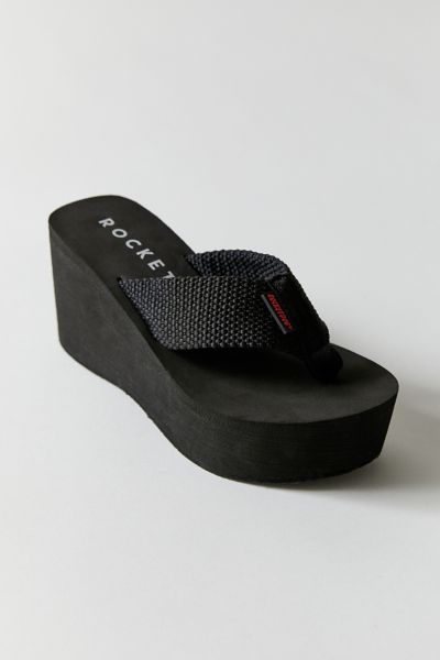 Rocket Dog Crush Wedge Platform Thong Sandal | Urban Outfitters Canada