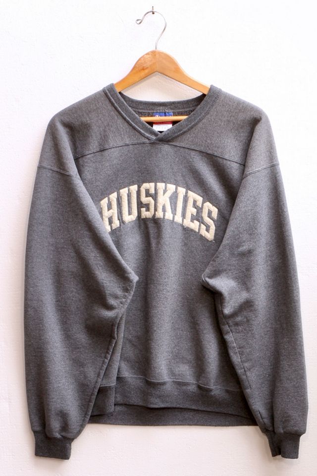 Vintage Champion Uconn Huskies Felt Applique V-neck Sweatshirt | Urban ...