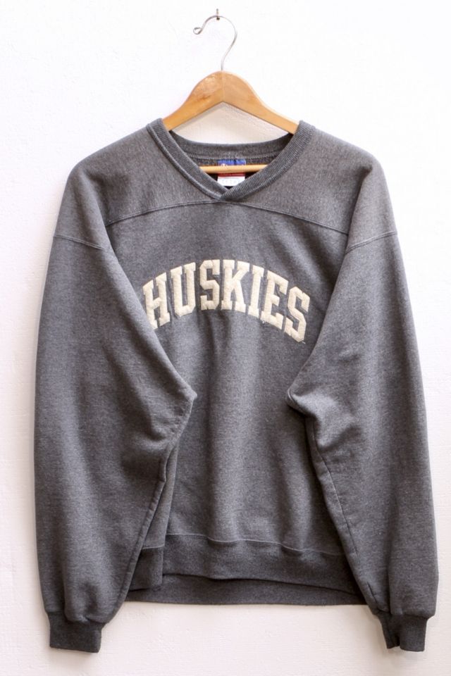 Vintage Champion Uconn Huskies Felt Applique V-neck Sweatshirt | Urban ...