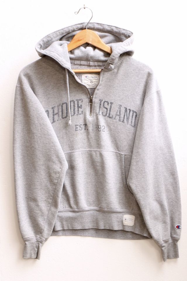 Champion sweater 2025 zip up island