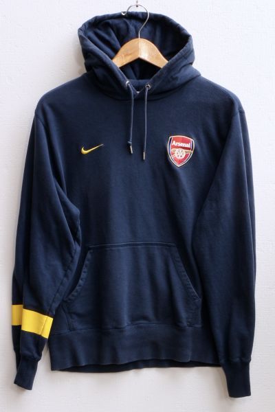 Vintage Nike Arsenal FC Embroidered Patch Hooded Pullover Sweatshirt Urban Outfitters