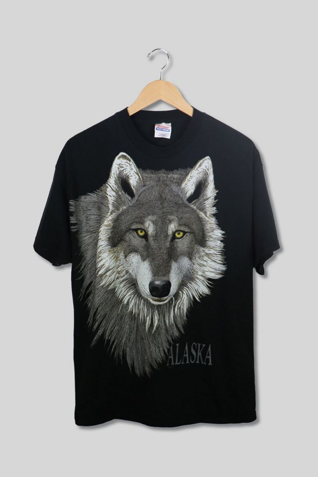 Vintage Alaska Wolf Nature T Shirt | Urban Outfitters