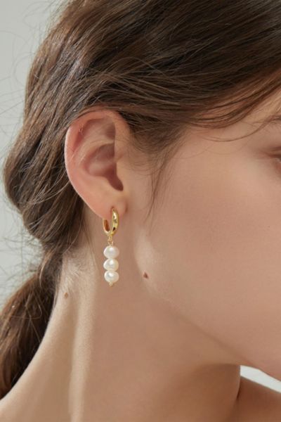 Shop Joey Baby Jackie Pearl Earrings In Pearl And Gold, Women's At Urban Outfitters