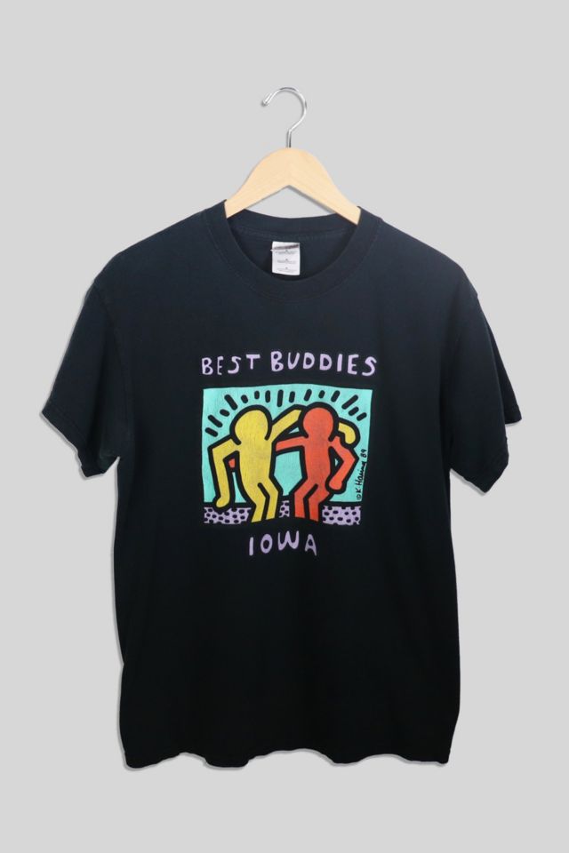 Godkendelse fængelsflugt marts Vintage Best Buddies Keith Haring Art T Shirt | Urban Outfitters