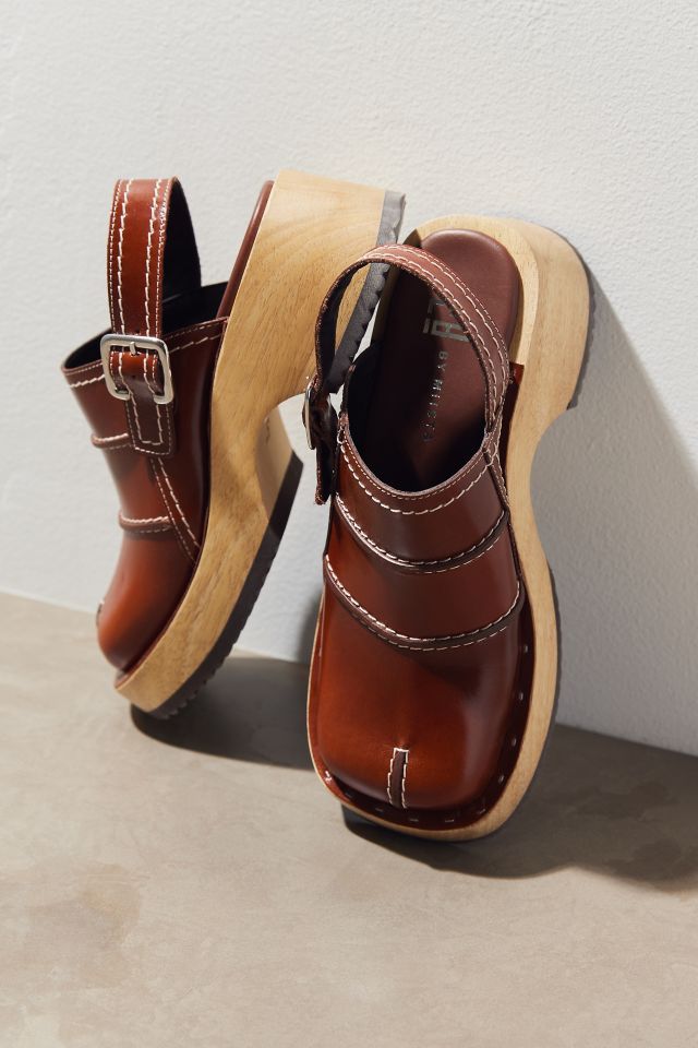 E8 By Miista Amita Clog #2