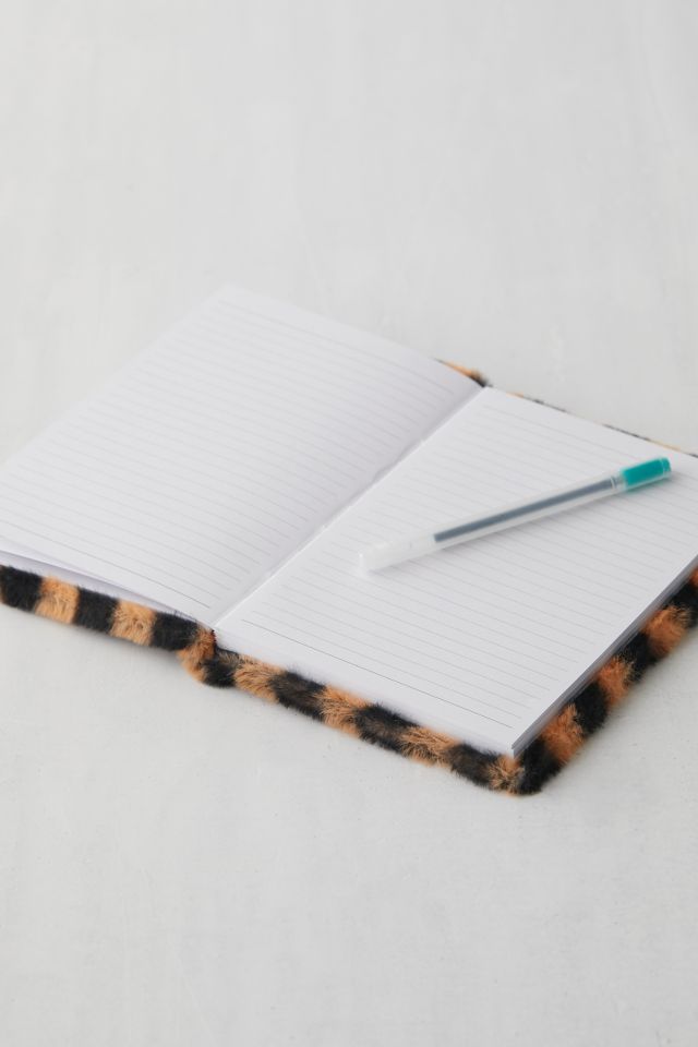 Carnet pelucheux, exclusivité UO #2