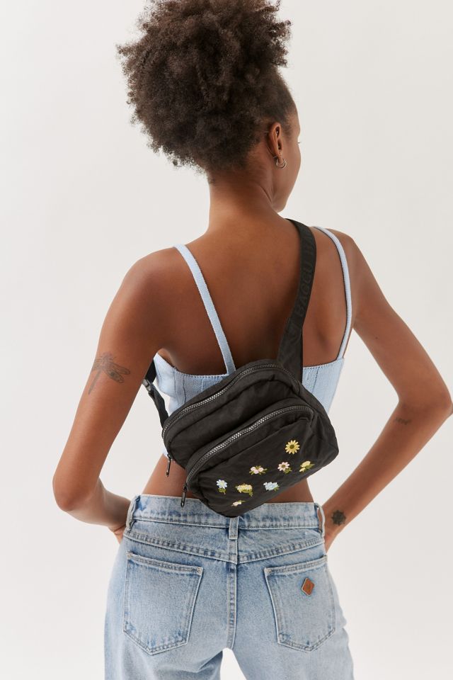 BAGGU Embroidered Fanny Pack