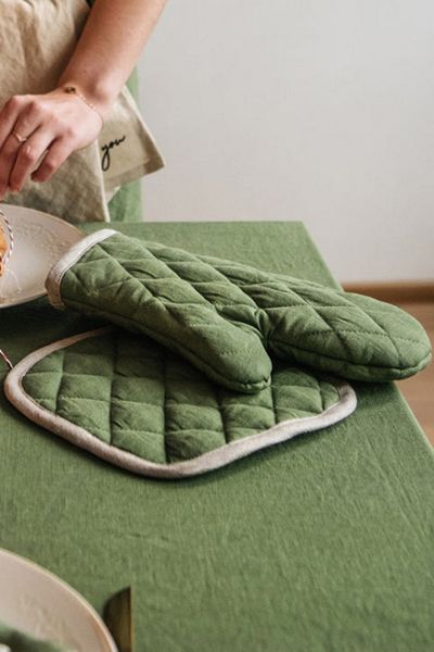 MagicLinen Linen Oven Mitt | Urban Outfitters