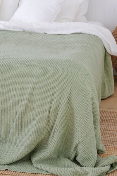 Magiclinen Waffle Blanket In Pistachio Green At Urban Outfitters