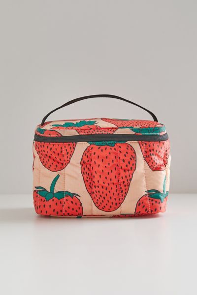 Baggu Puffy Lunch Bag In Strawberry At Urban Outfitters