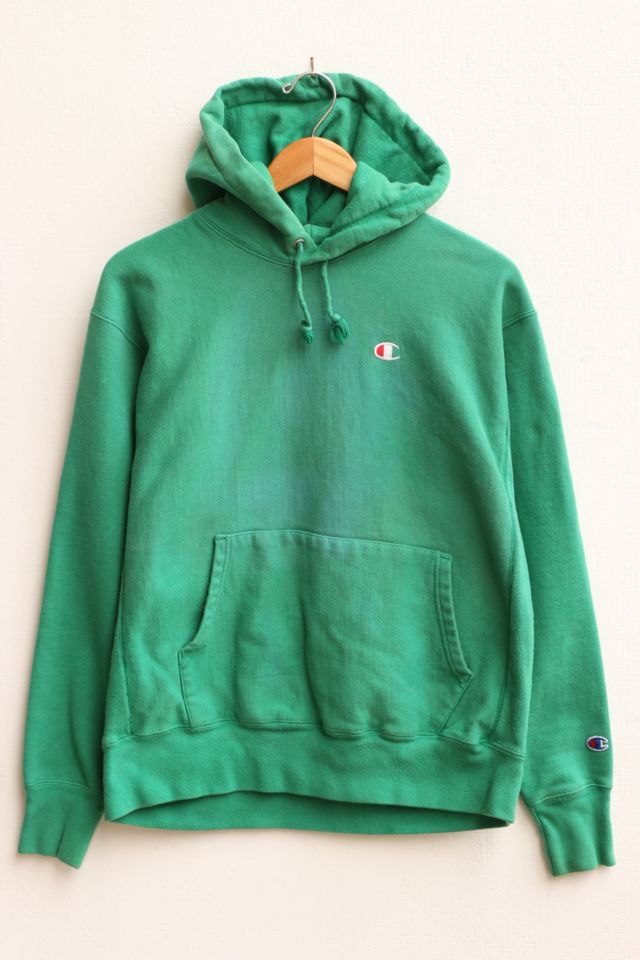 Green champion 2025 hoodie urban outfitters