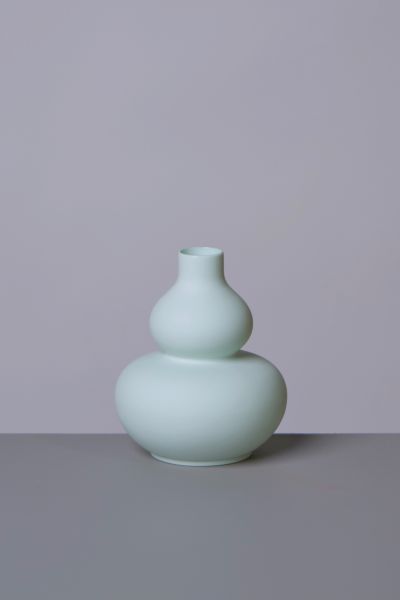Middle Kingdom Miniature Porcelain Double Gourd Vase In Mint