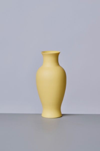 Middle Kingdom Miniature Porcelain Pear Vase In Butter